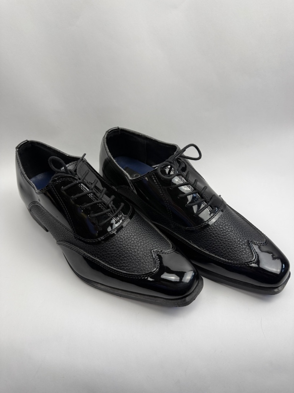 Men's Black Wingtip Derby Jean Yves Oxfords - Polished Lace-Up  9.5W